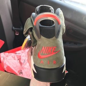 Jordan Travis Scott 6s size 10